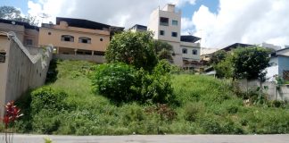 Lote sujo gera reclamação no bairro Morro da Mina