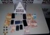 Suspeito de tráfico foge da PM, entra em casa, corre para o banheiro e acaba preso