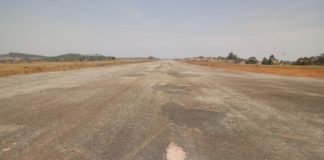 Pista do Aeroporto Bandeirinhas será asfaltada e receberá sinalização visando a desinterdição