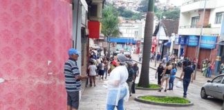 Equipes da Prefeitura de Congonhas orientam a população sobre o coronavírus e fiscalizam o comércio