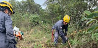 Idoso de 83 anos sai para garimpar, cai em buraco e fica ferido