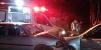 Colisão frontal deixa cinco pessoas feridas