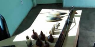 Munição de fuzil e armas são apreendidas em propriedade rural e dois homens são presos