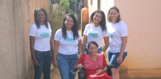 Idosa que ficou paralitica na infância realiza sonho e ganha cadeira de rodas motorizada