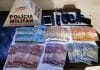 PM apreende mais de R$ 3 mil e material do tráfico ao cumprir mandado