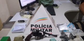 PM prende mulher suspeita de guardar drogas para traficante