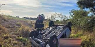 Uma mulher morre e outra fica ferida em acidente na MGC-383