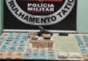 Lafaiete: PM prende homem que transportava 368 comprimidos de ecstasy, pistola 9mm e mais de R$ 50 mil