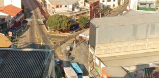 Trânsito lento na região central de Lafaiete após rompimento de tubulão em obra
