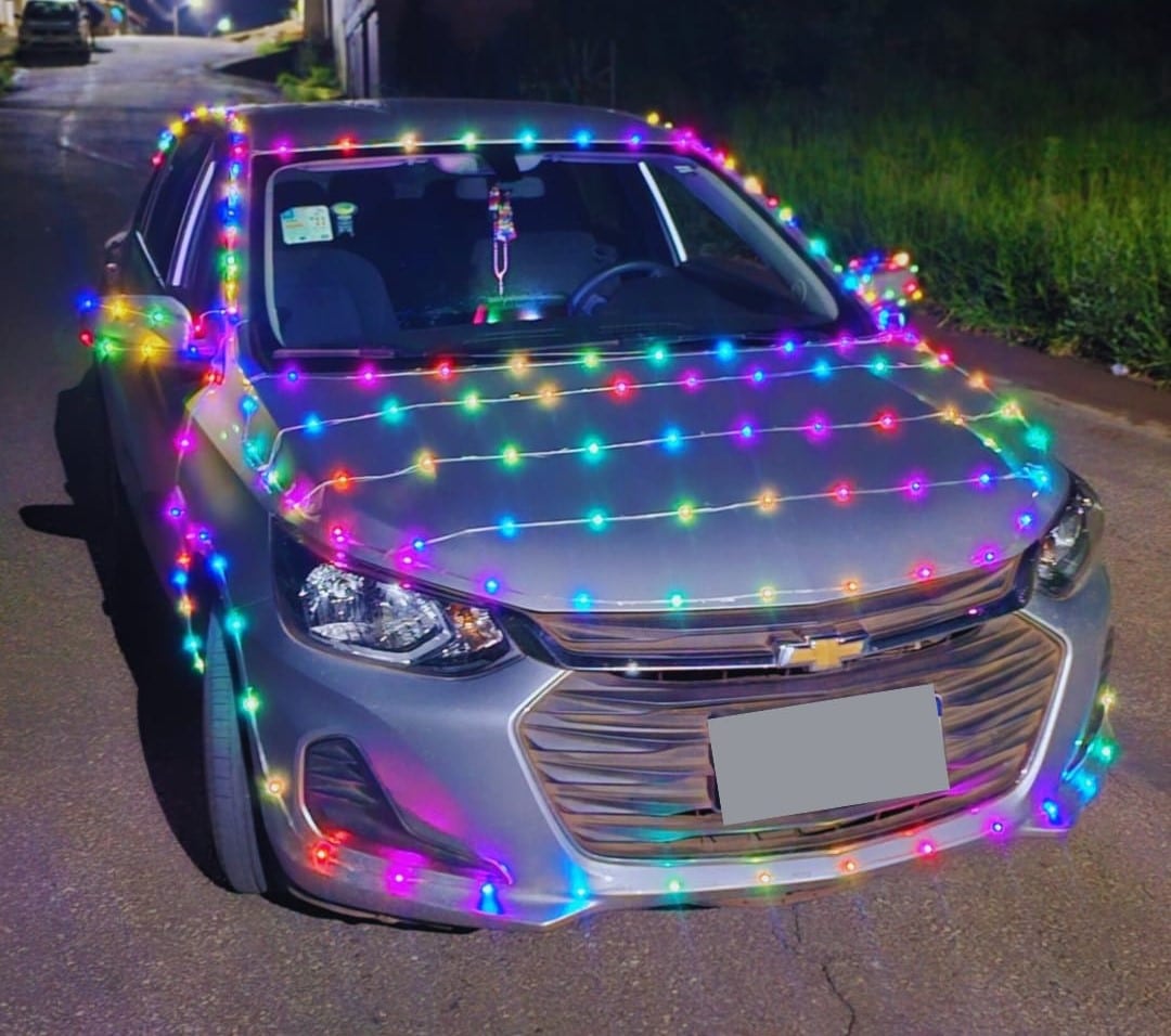 Carro iluminado chama atenção nas ruas de Lafaiete – Lafaiete Agora