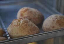 Pão de queijo está entre os 10 melhores pães do mundo