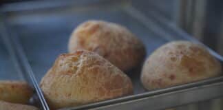 Pão de queijo está entre os 10 melhores pães do mundo