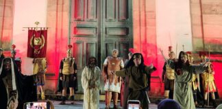 Encenação da Paixão de Cristo da Matriz emociona o público em Lafaiete